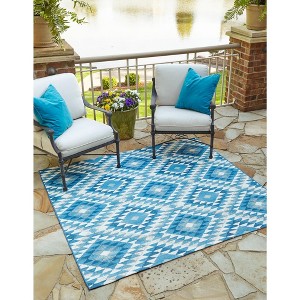 Unique Loom    Outdoor Southwestern Fethiye Area Rug - 1 of 4