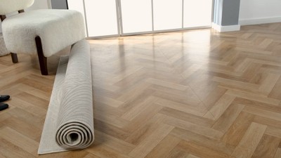 Cream Geometric Wave Synthetic Area Rug, 2'0" x 3'1"