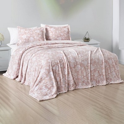 Full/Queen Pink and White Knitted Polyester Blanket