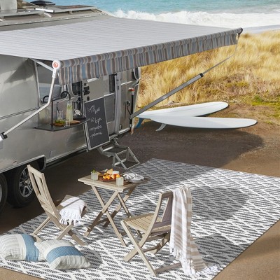 Ivory Diamond Easy-Care Synthetic 8' x 10' Indoor/Outdoor Rug