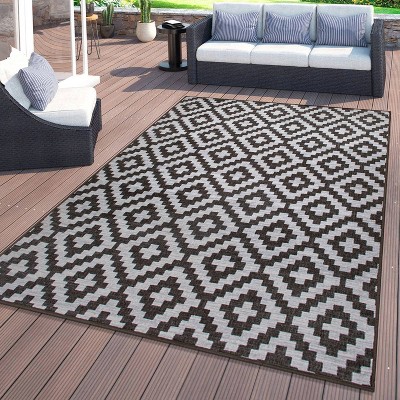 Modern Gray Geometric 5' x 7' Synthetic Indoor/Outdoor Rug