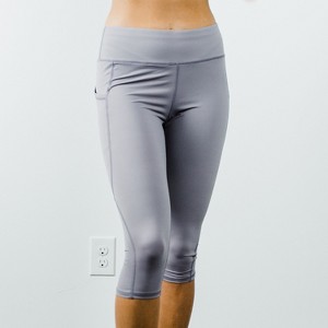 Calypsa Women's 17" Capri Leggings - 1 of 3