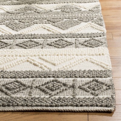 Handwoven Artisan Gray and Ivory Wool Accent Rug - 2'3" x 5'