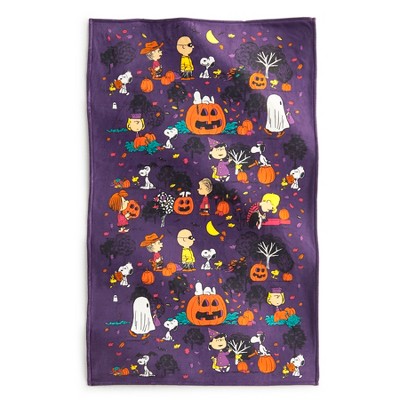 Vera Bradley Women's Outlet Peanuts Fleece Essential Throw Blanket