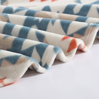 Dakota Blue and White Reversible Fleece Full Blanket