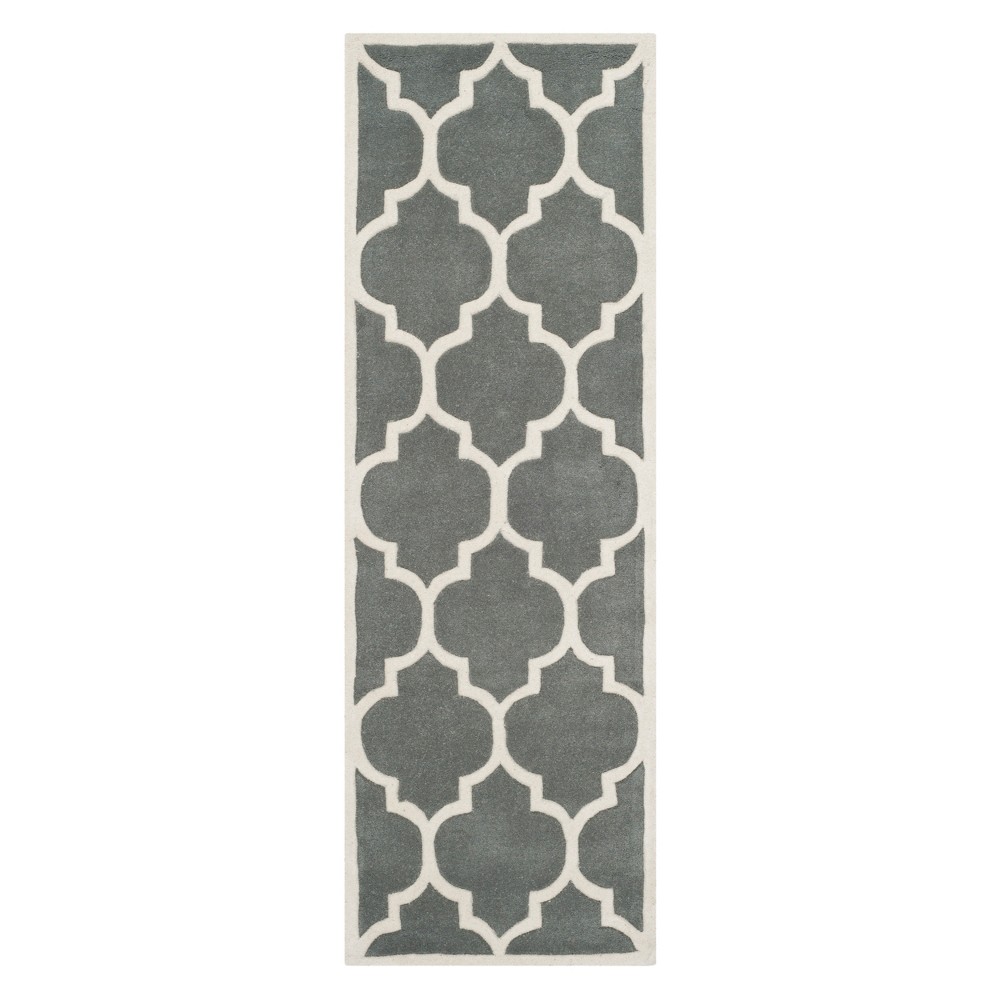 2'3inx5' Brandy Quatrefoil Design Tufted Area Rug Dark Gray/Ivory - Safavieh