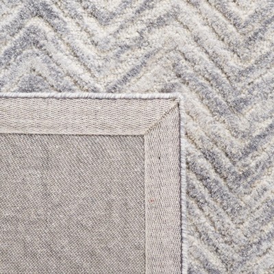 Silver Hand-Tufted Wool Rectangular 4' x 6' Area Rug