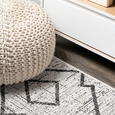 Ivory/Black Synthetic Diamond Trellis Handmade Area Rug