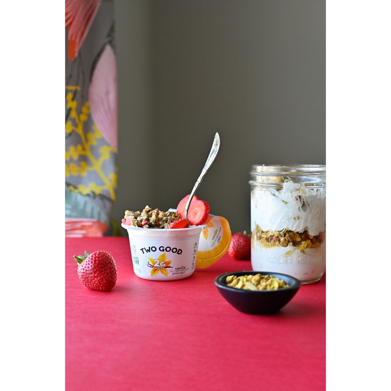 Two Good Low Fat Lower Sugar Strawberry &#38; Vanilla Greek Yogurt - 6ct/5.3oz Cups, 4 of 14