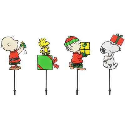 Peanuts 26in Peanuts 4PC Peanuts Gang with Presents Pathway Markers