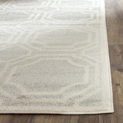Elegant Geometric Light Grey & Ivory Synthetic Area Rug 5' x 8'
