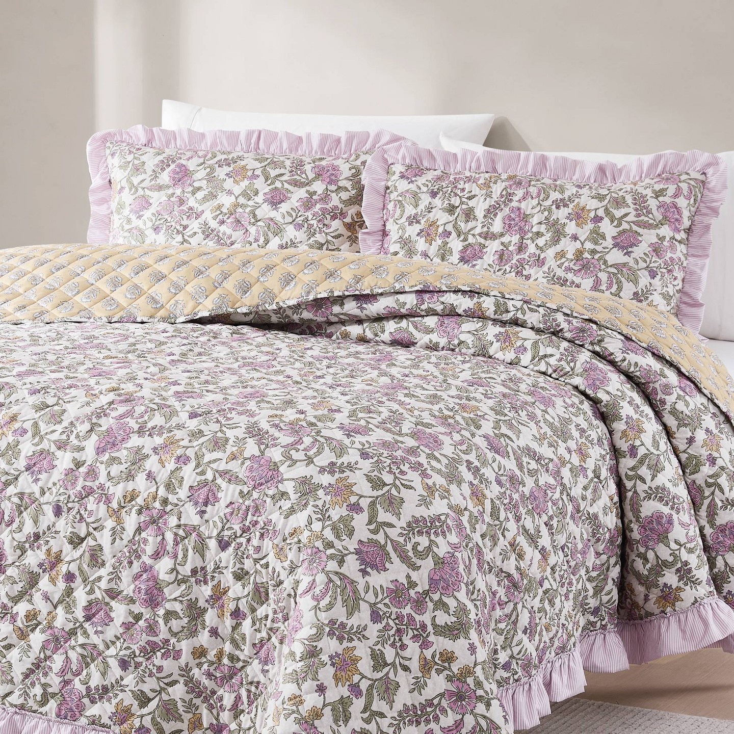 Покрывала Lush Decor King/California King Lola Block Print Ruffle Reversible Floral Quilts Purple, цвет: С принтом — фото 3
