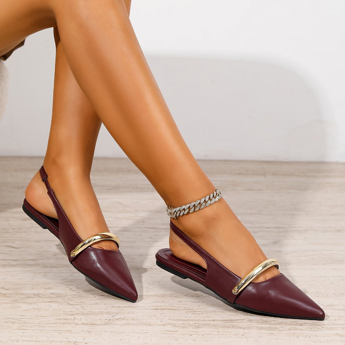 Обувь BERNESS Women's Reina Faux Leather Slingback Flats with Gold Bar Detail Brown 7 — фото 4