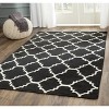 Dhurries DHU554 Hand Woven Flat Weave Indoor Rugs - Safavieh - 2 of 4