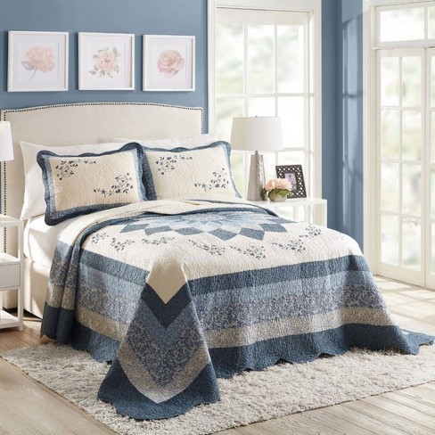 Queen bedspreads best sale at target