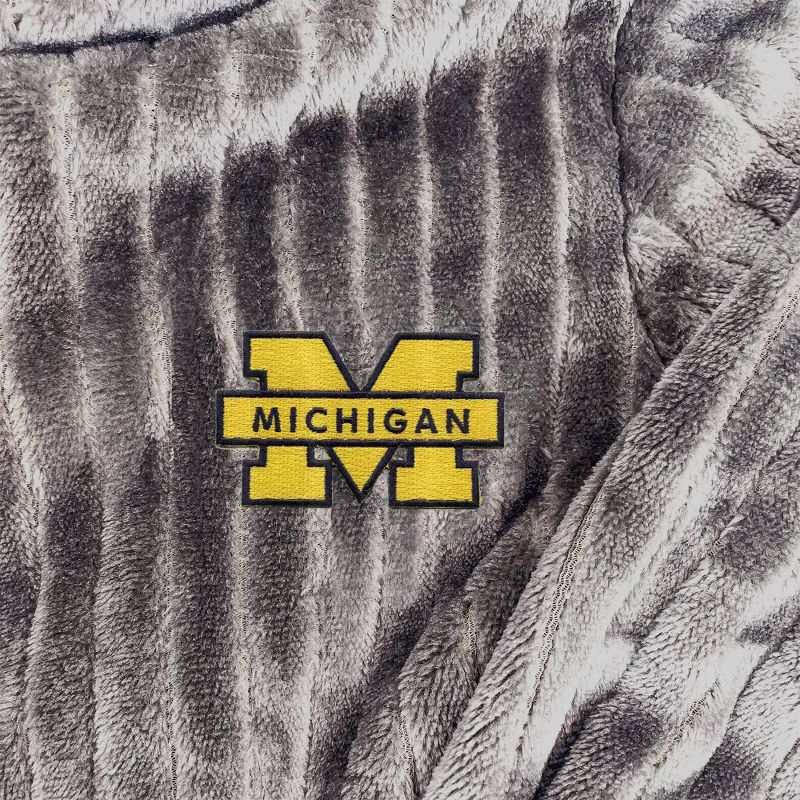 NCAA Michigan Wolverines Ribbed Silk Touch Robe, 2 of 4