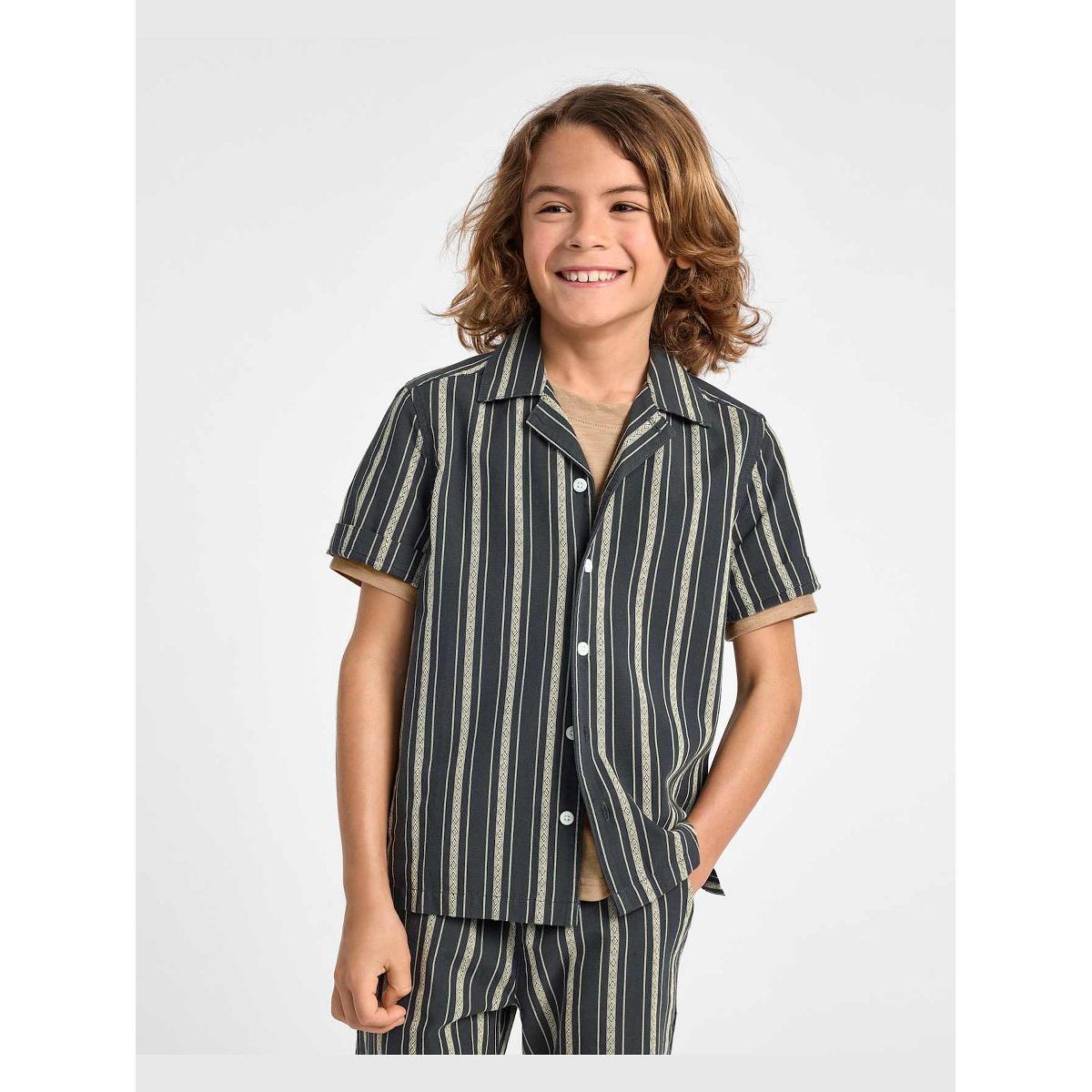 The Children's Place Boys Short Sleeve Embroidered Textured Button Up Shirt - thumbnail 4