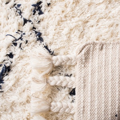 Navy and Ivory 4' x 6' Hand-Tufted Wool Shag Rug
