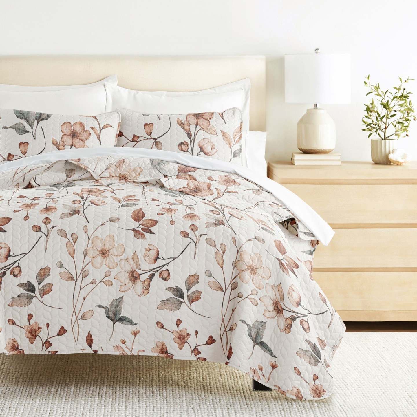 Комплект с покрывалом Becky Cameron Ultra-Soft Quilt Set – Lightweight Microfiber Coverlet in Russet Floral Pattern, Russet Floral Natural, Full/Queen, цвет: С принтом — фото 3