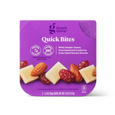 Quick Bites White Cheddar Cheese, Dried Sweetened Cranberries &#38; Sea-Salted Roasted Almonds - 4.5oz/3ct - Good &#38; Gather&#8482;