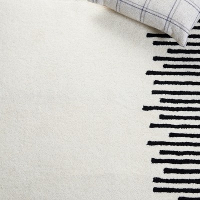 Ivory and Black Rectangular Wool Tufted Area Rug 8' x 10'