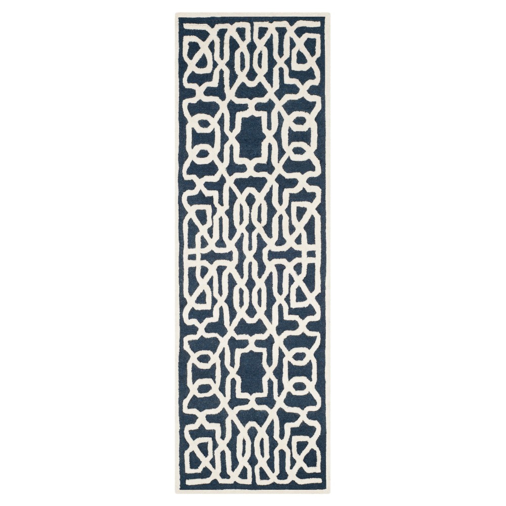 2'6inx8' Geometric Runner Navy - Safavieh