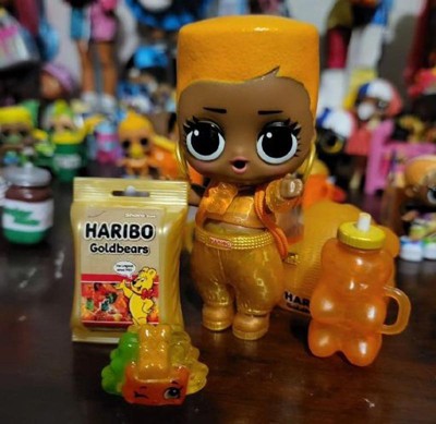 LOL Surprise Loves Mini Sweets Deluxe X Haribo - Goldbären - Enthält 3 von  Süßigkeiten inspirierte Puppen, lustiges Zubehör und eine nasse  Überraschung - Sammlerpuppen geeignet für Kinder ab 4 Jahren : :  Baby