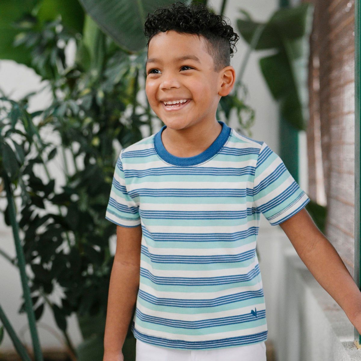Hope & Henry Boys' Organic Short Sleeve Henley Tee, Kids - thumbnail 6
