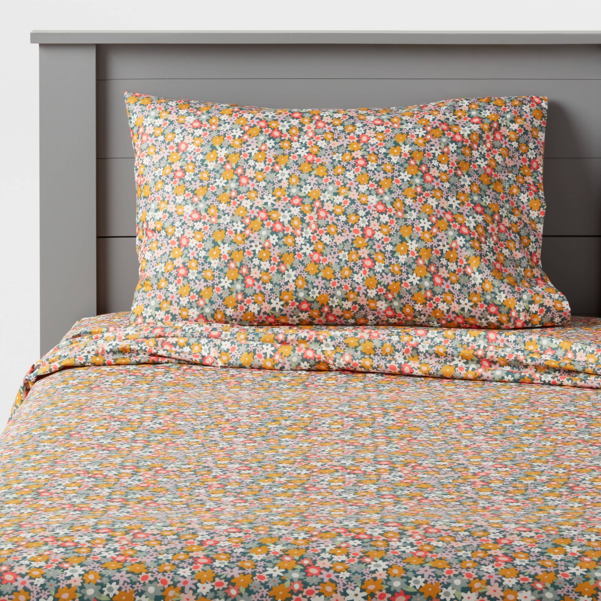 Queen Microfiber Kids' Sheet Set Green Floral - Pillowfort™