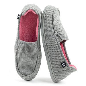 RockDove Women's Two-Tone Hoodback Slipper with Removable Insole - 1 of 4