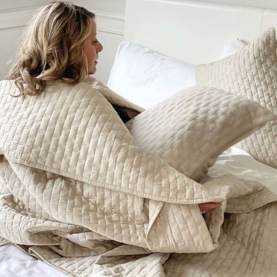 Sand Reversible Queen Bedspread Set with Quilted Design