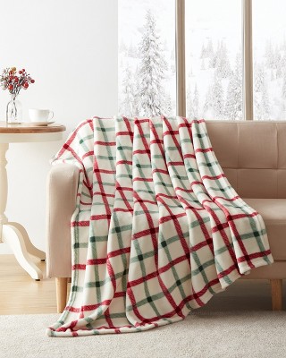 Kate Aurora Holiday Classics Christmas Plaid Oversized Ultra Plush Oversized Accent Throw Blanket 50 in. W x 70 in. L