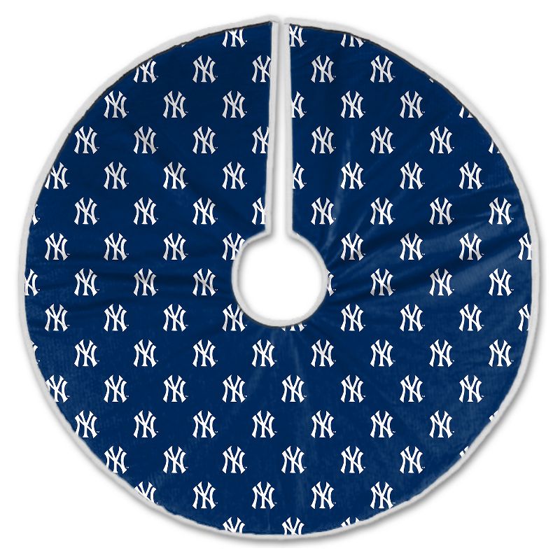 MLB Team Logo Tree Skirt, 1 of 4