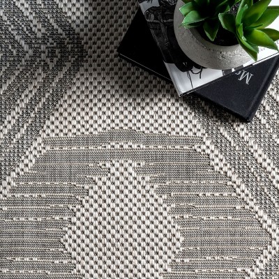 Light Grey Geometric Synthetic Flat Woven Area Rug 2' x 3'