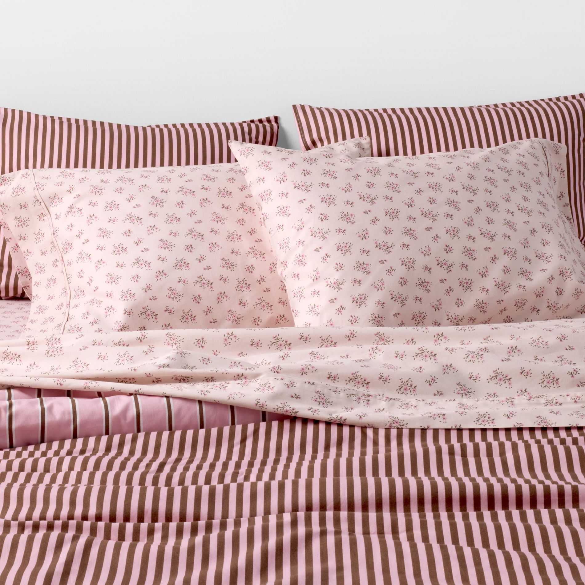 Queen Percale Sheet Set Pink Ditsy Floral Pink - The Hollister Collection at Target
