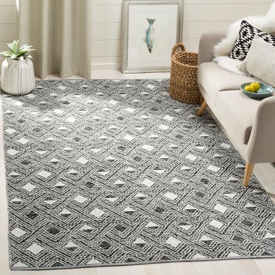 Coastal Charm Black and Ivory Geometric Flat Woven 5' x 8' Rug