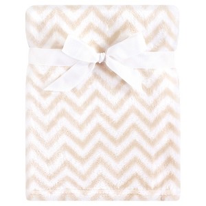 Hudson Baby Infant Silky Plush Blanket, Tan Chevron, 30x40 inches - 1 of 1
