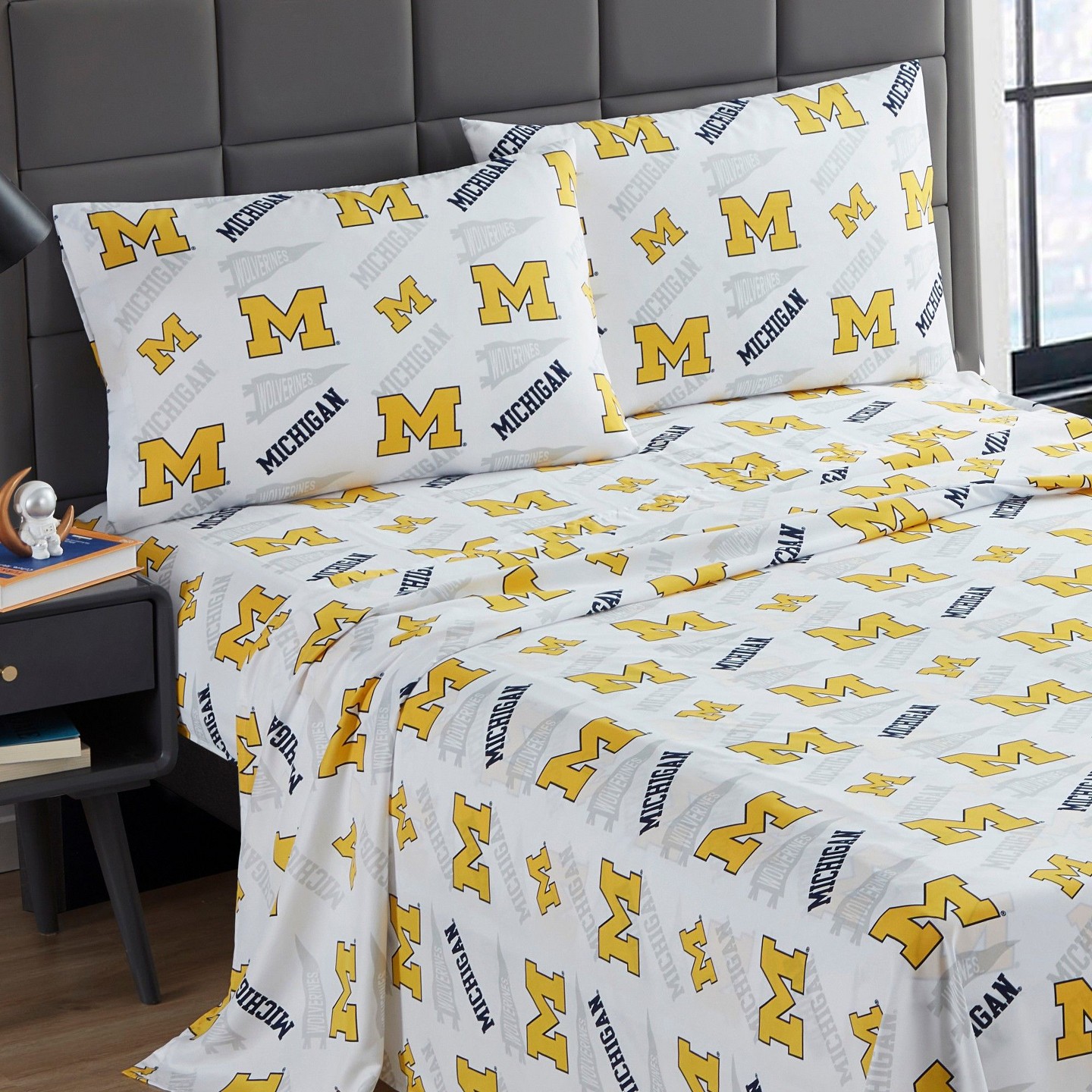 Комплект постельного белья Sweet Home Collections NCAA Penn State Nittany Lions Officially Licensed 7 Piece Bed In a Bag Comforter & Sheet Set - Queen — фото 3
