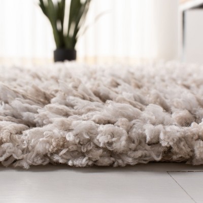 Beige/Ivory 3' x 5' Handmade Reversible Shag Area Rug