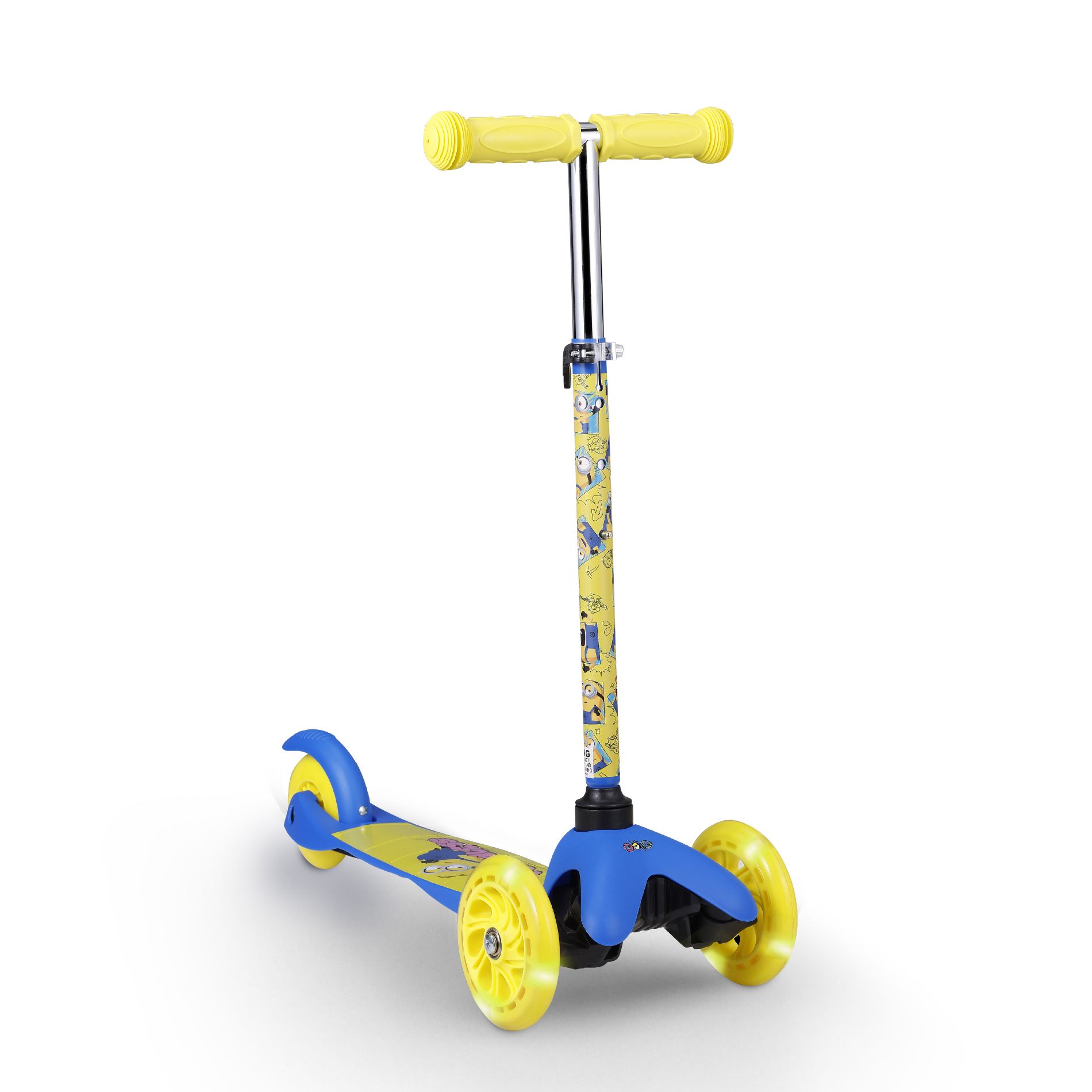 Minions 3-Wheel Tilt & Turn Scooter with Light-Up Wheels – Wide and Sturdy Deck