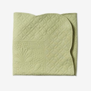BrylaneHome Lily Pinsonic Damask Throw - 1 of 2