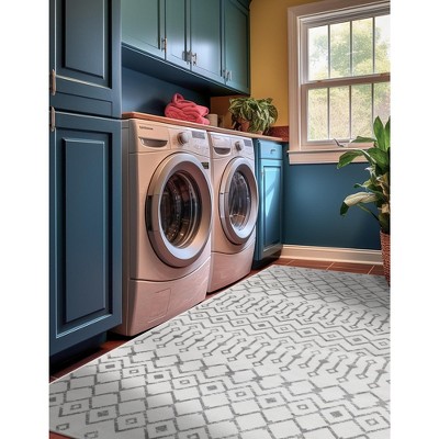 Ivory Moroccan Trellis 5' x 8' Easy-Care Synthetic Area Rug