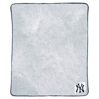 New York Yankees Northwest x Disney Yoda Hugger Pillow & Silk Touch Throw  Set
