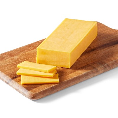 Signature Sharp  Cheddar Cheese - 8oz - Good &#38; Gather&#8482;