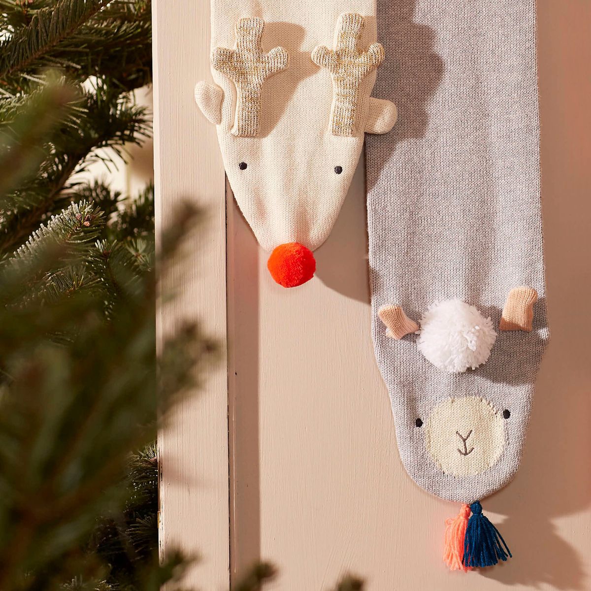 Meri Meri Knitted Reindeer Scarf (Pack of 1) - thumbnail 6