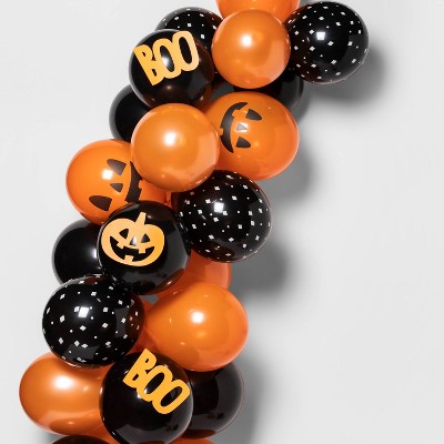 Pumpkins and Boo Orange/Black Halloween Balloon Arch Kit - Hyde & EEK! Boutique™