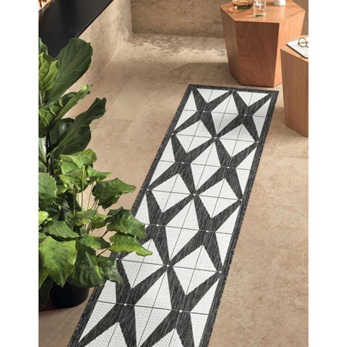 Unique Loom 2 7 X 12 0 Runner Indoor outdoor Modern Black And White Runner Rug Target