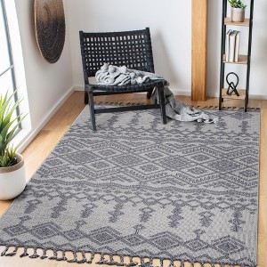 6X9 Outdoor Area Rug/Ivory /Medallion Indoor/ - 1 of 4