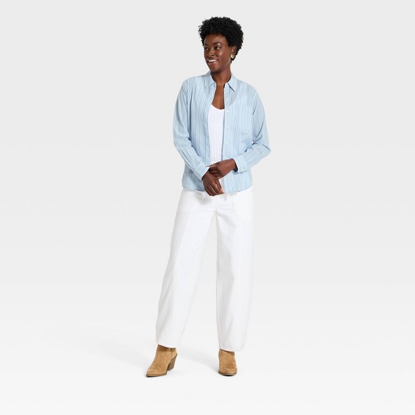 Camisa de vestir con cuello y botones, manga larga, corte relajado para mujer - Universal Thread™ 3