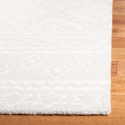 Hand-Tufted Artisanal Wool Round Rug in Gray - 5' Diameter